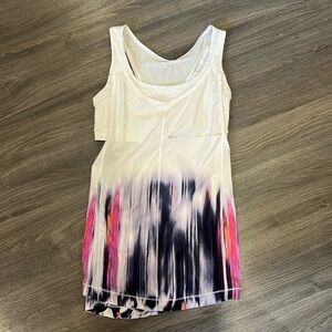 Lululemon tank top with built in bra, size 8